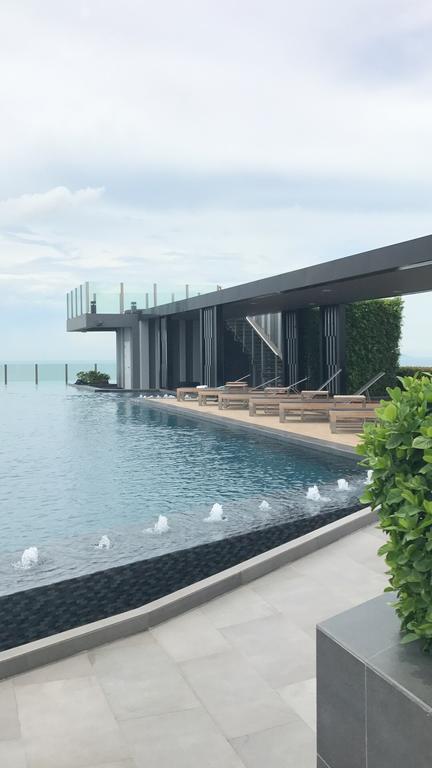 Apartamento The Base Highfl Seaview Pattaya Exterior foto