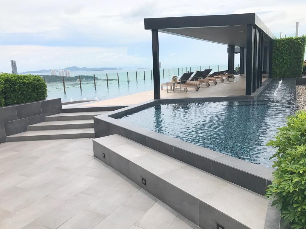 Apartamento The Base Highfl Seaview Pattaya Exterior foto
